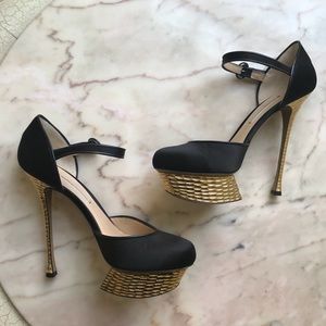 Nicholas Kirkwood Black Satin Gold Heels Sz 39
